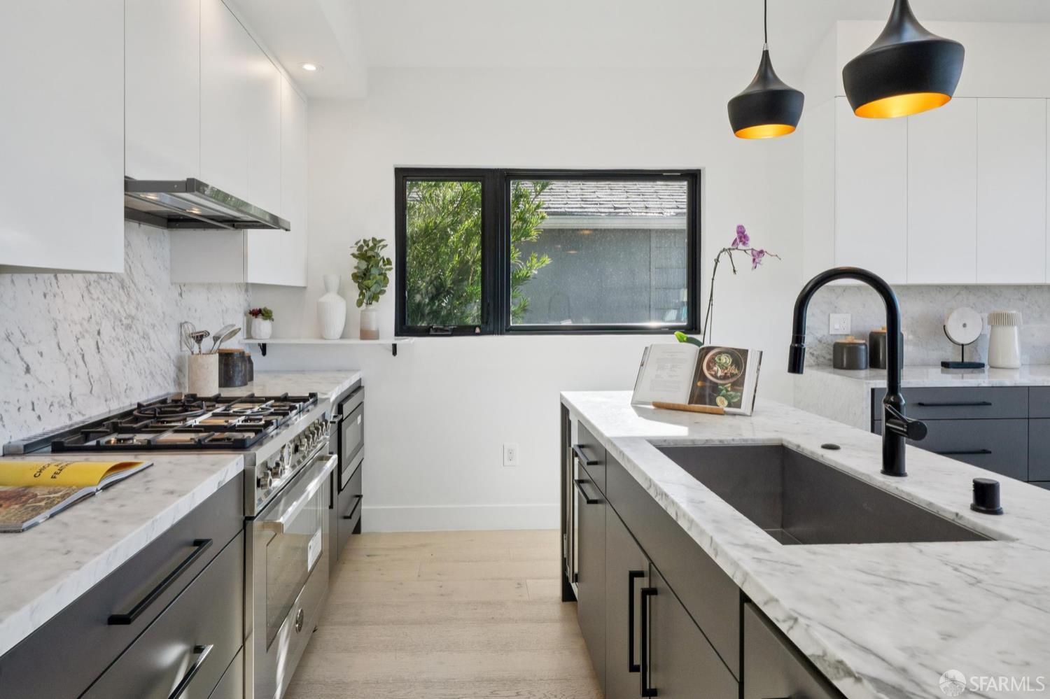 Detail Gallery Image 11 of 88 For 39 Christopher Dr, San Francisco,  CA 94131 - 5 Beds | 4 Baths