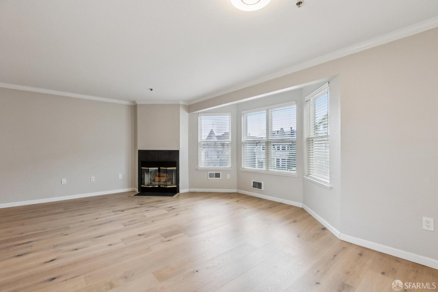 Detail Gallery Image 4 of 19 For 988 Fulton St #311,  San Francisco,  CA 94117 - 2 Beds | 2 Baths