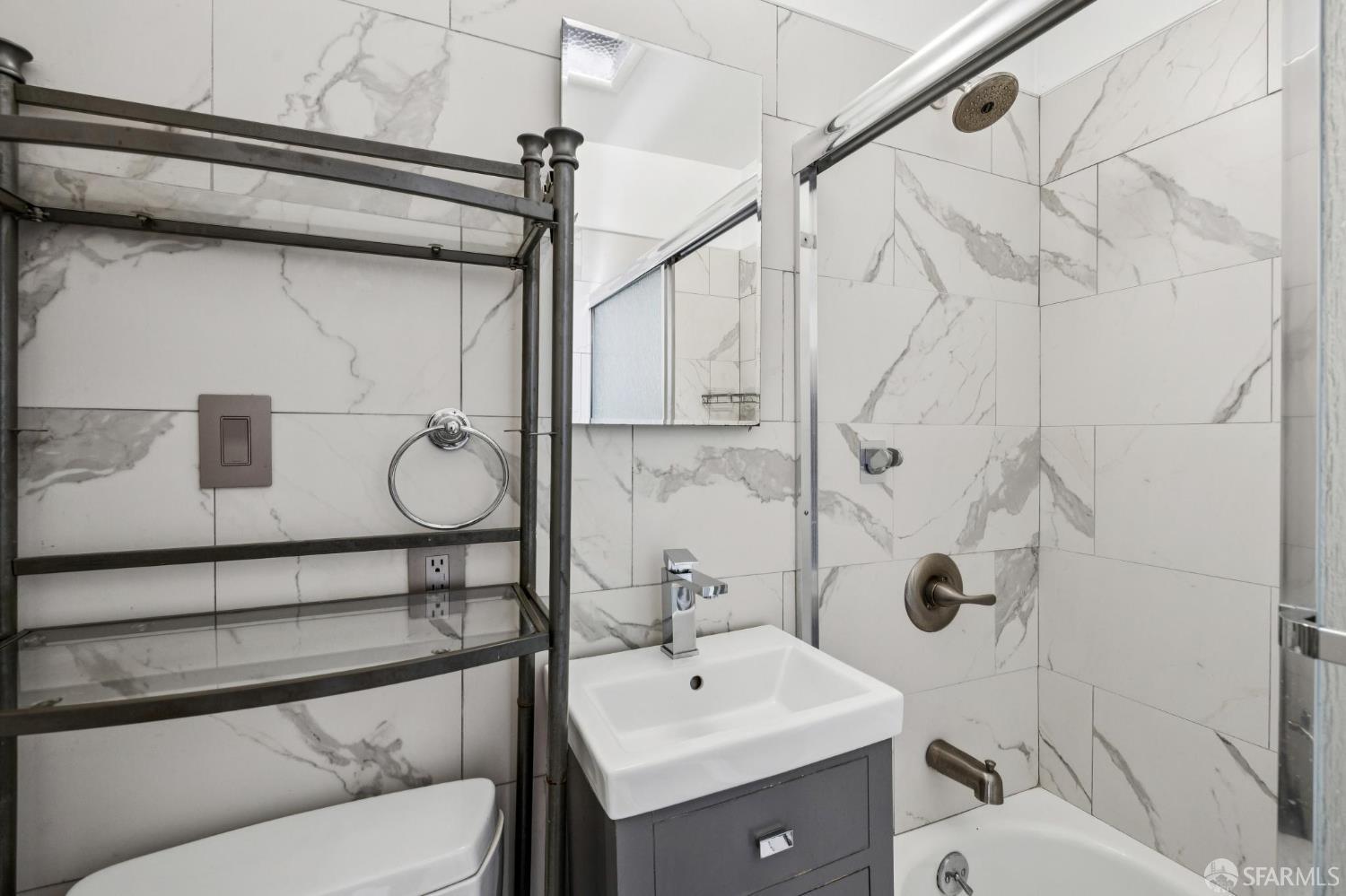 Detail Gallery Image 16 of 32 For 3623 22nd St, San Francisco,  CA 94114 - 2 Beds | 1 Baths