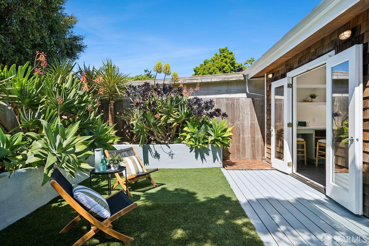 Detail Gallery Image 29 of 52 For 442 Collingwood St a,  San Francisco,  CA 94114 - 2 Beds | 1 Baths