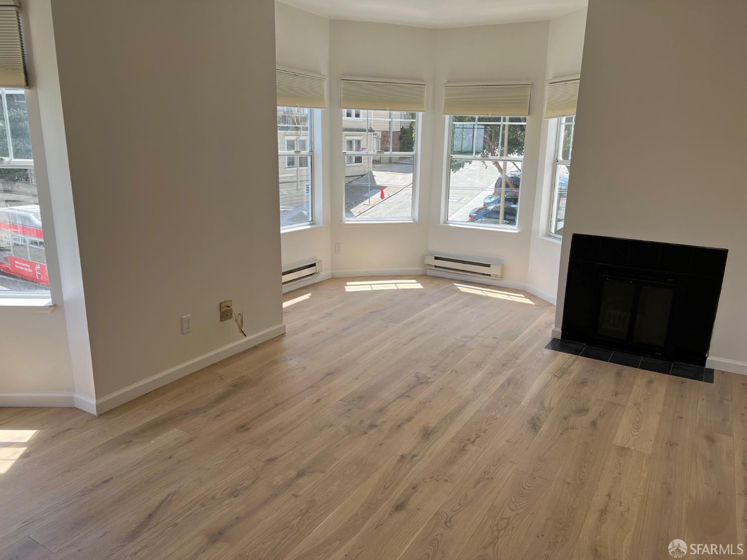 Detail Gallery Image 6 of 11 For 1100 Clay St, San Francisco,  CA 94108 - – Beds | – Baths