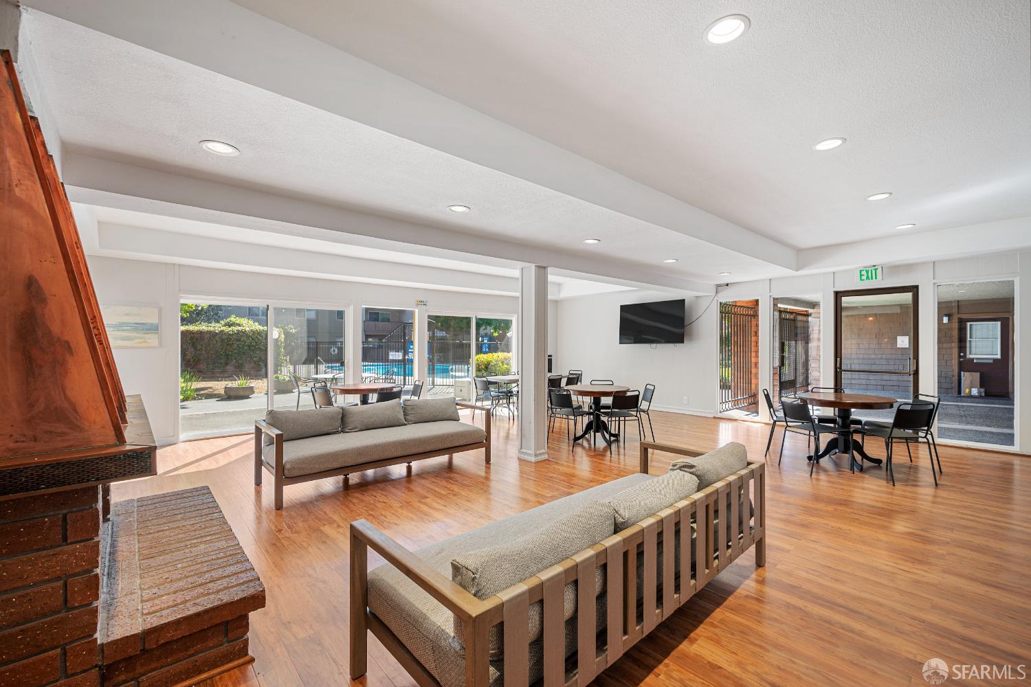 Detail Gallery Image 41 of 56 For 1327 Webster St #B210,  Alameda,  CA 94501 - 2 Beds | 1 Baths