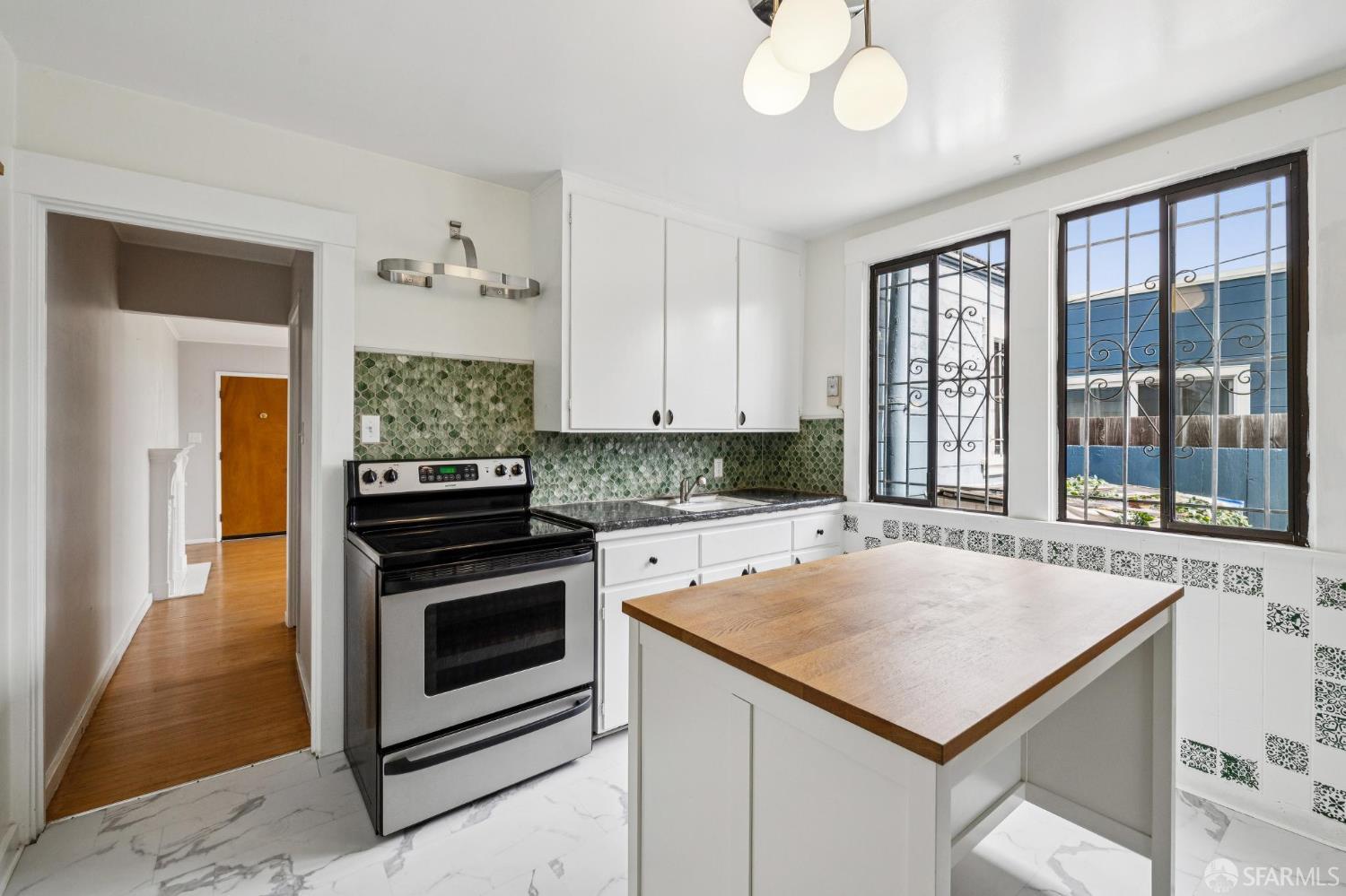 Detail Gallery Image 11 of 32 For 3623 22nd St, San Francisco,  CA 94114 - 2 Beds | 1 Baths