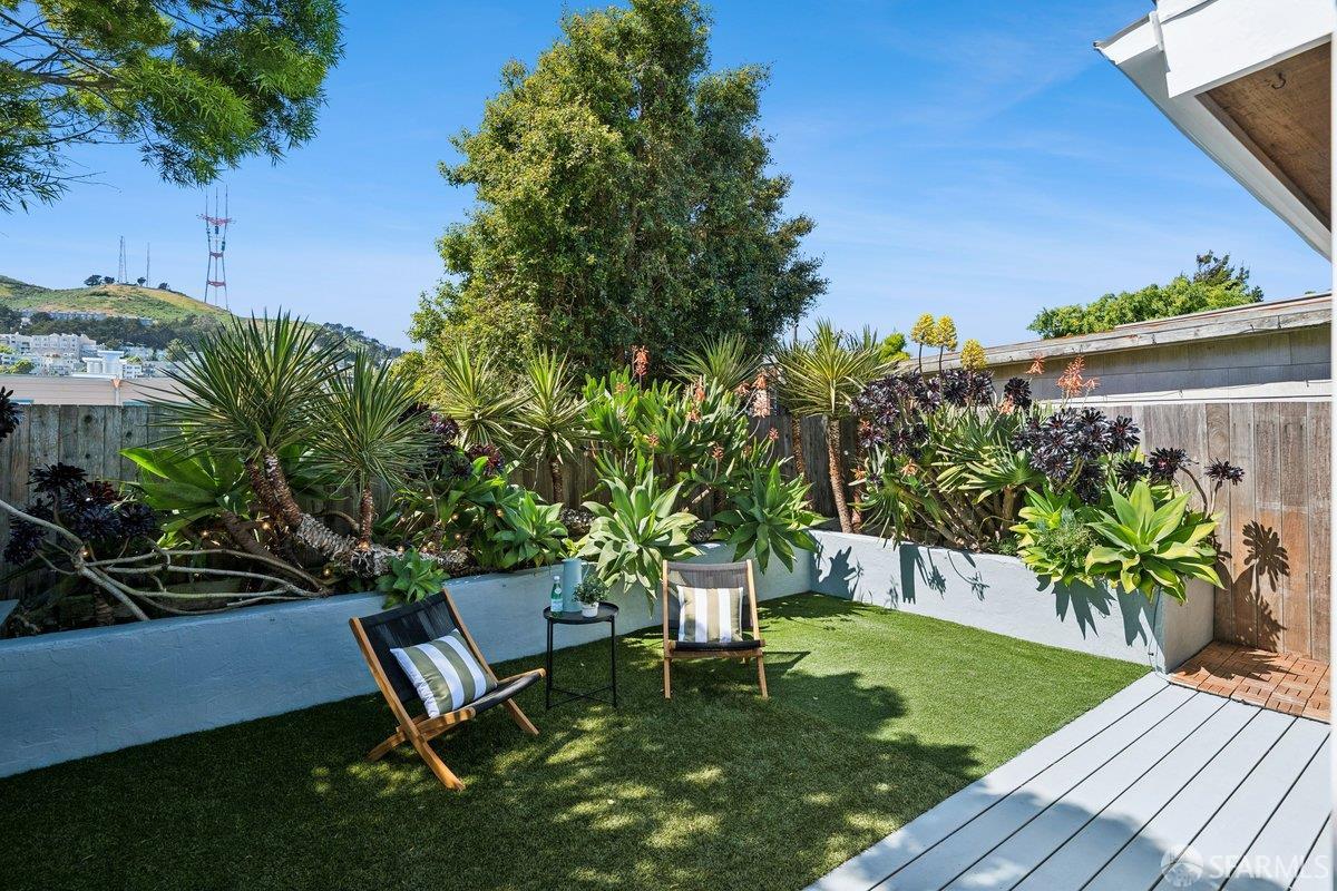 Detail Gallery Image 28 of 52 For 442 Collingwood St a,  San Francisco,  CA 94114 - 2 Beds | 1 Baths