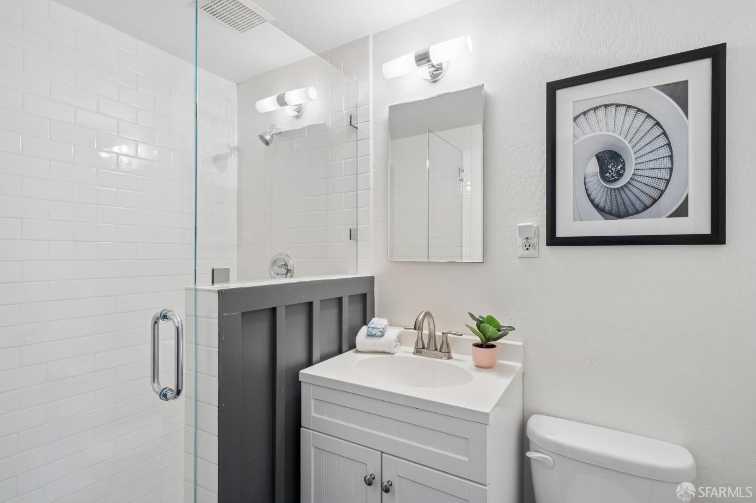 Detail Gallery Image 34 of 90 For 166 Highland Ave, San Francisco,  CA 94110 - 4 Beds | 2 Baths