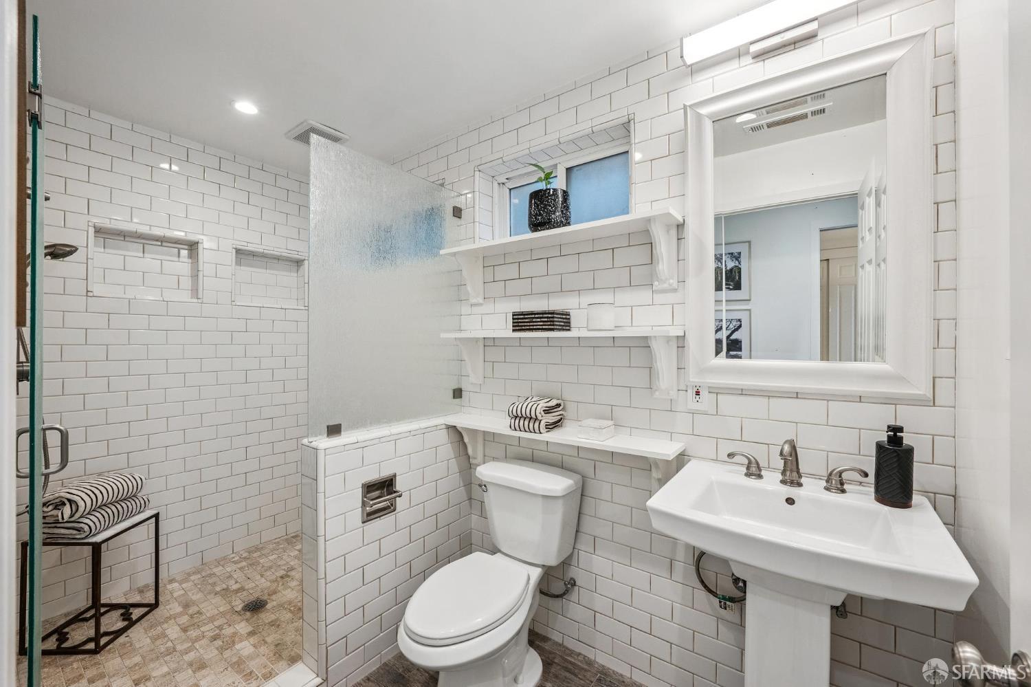 Detail Gallery Image 31 of 40 For 25 Crestmont Dr, San Francisco,  CA 94131 - 4 Beds | 3 Baths