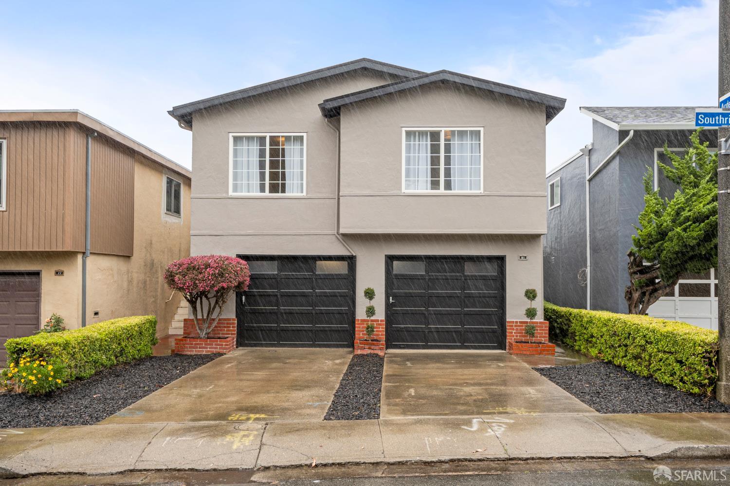 Detail Gallery Image 2 of 33 For 81 Southridge Way, Daly City,  CA 94014 - 3 Beds | 2/1 Baths