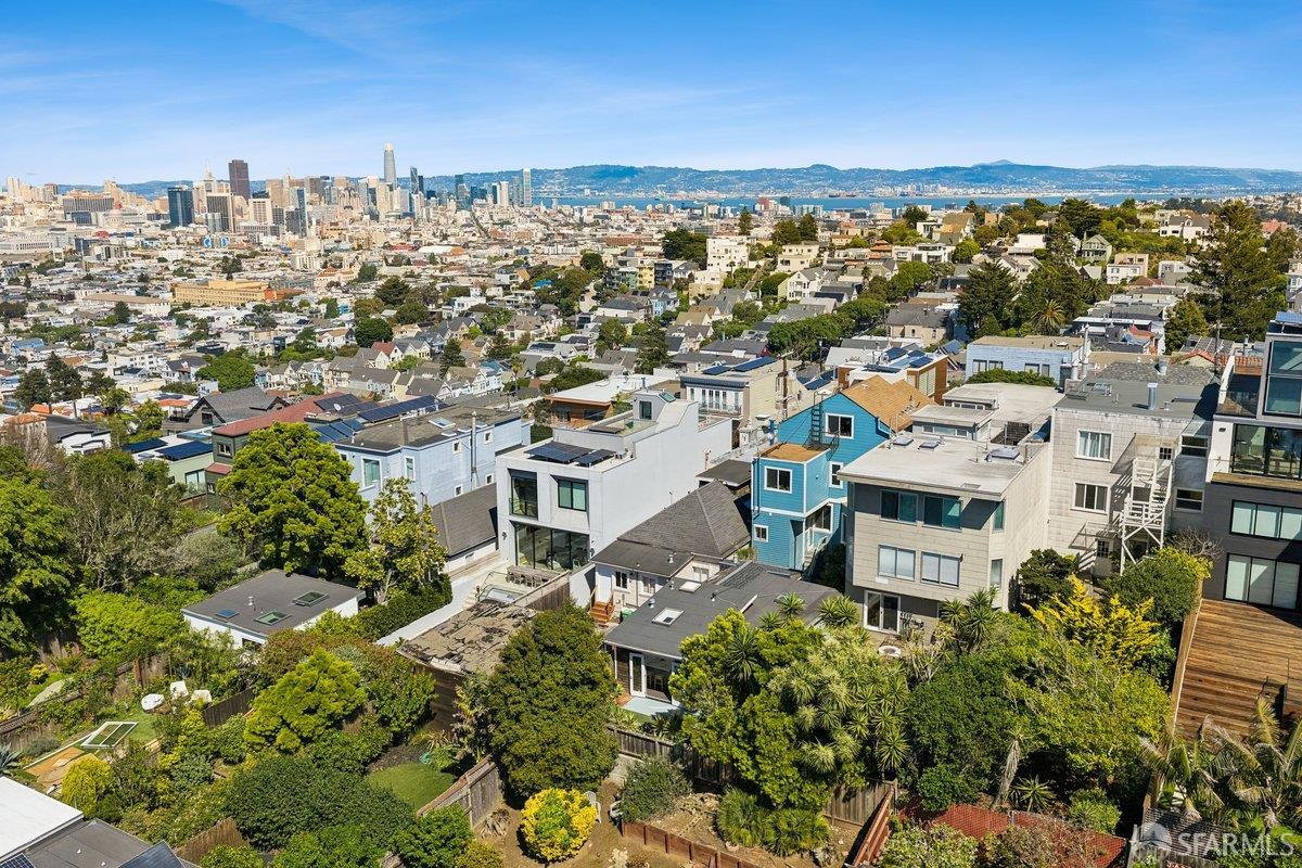 Detail Gallery Image 32 of 52 For 442 Collingwood St a,  San Francisco,  CA 94114 - 2 Beds | 1 Baths