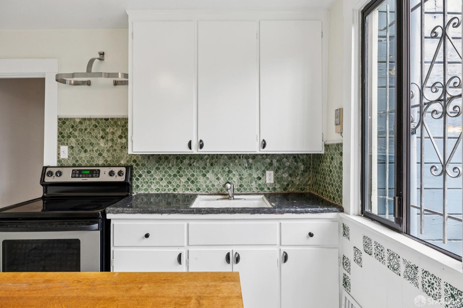 Detail Gallery Image 12 of 32 For 3623 22nd St, San Francisco,  CA 94114 - 2 Beds | 1 Baths