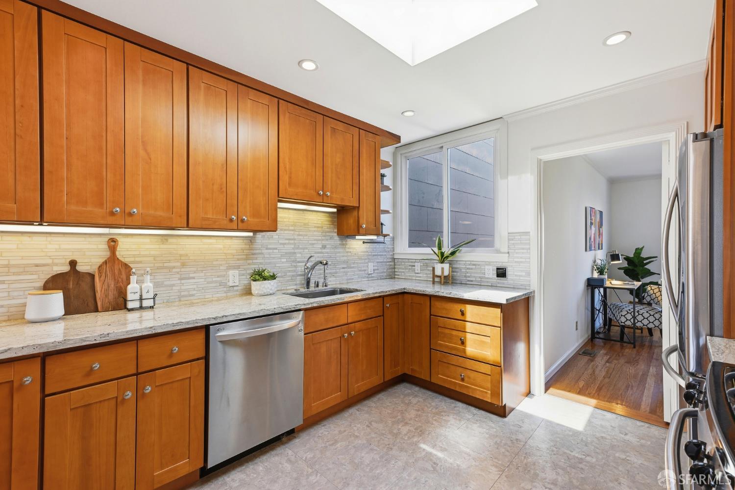 Detail Gallery Image 15 of 46 For 3626 Ulloa St, San Francisco,  CA 94116 - 3 Beds | 1/1 Baths