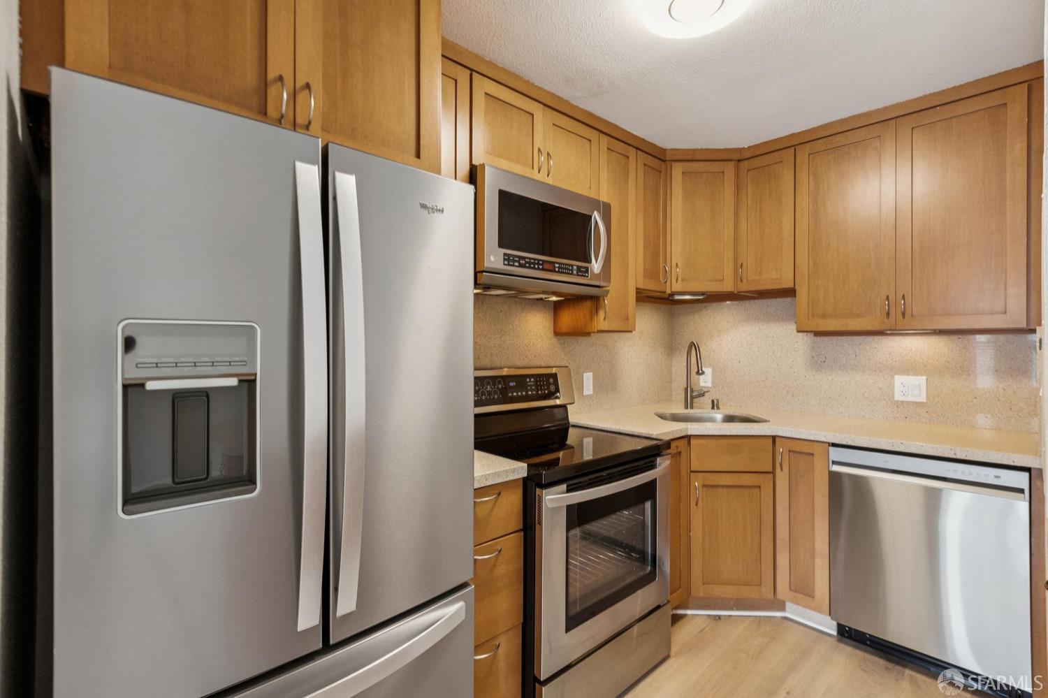 Detail Gallery Image 2 of 19 For 988 Fulton St #311,  San Francisco,  CA 94117 - 2 Beds | 2 Baths