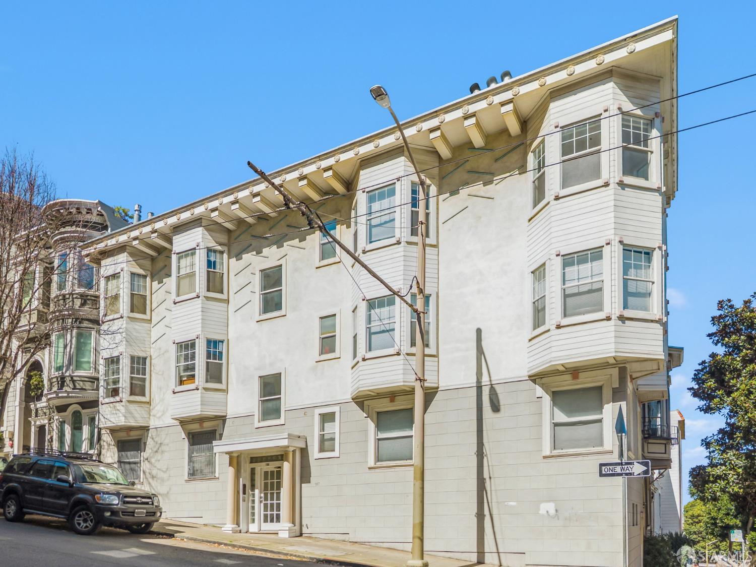 Detail Gallery Image 3 of 11 For 1100 Clay St, San Francisco,  CA 94108 - – Beds | – Baths