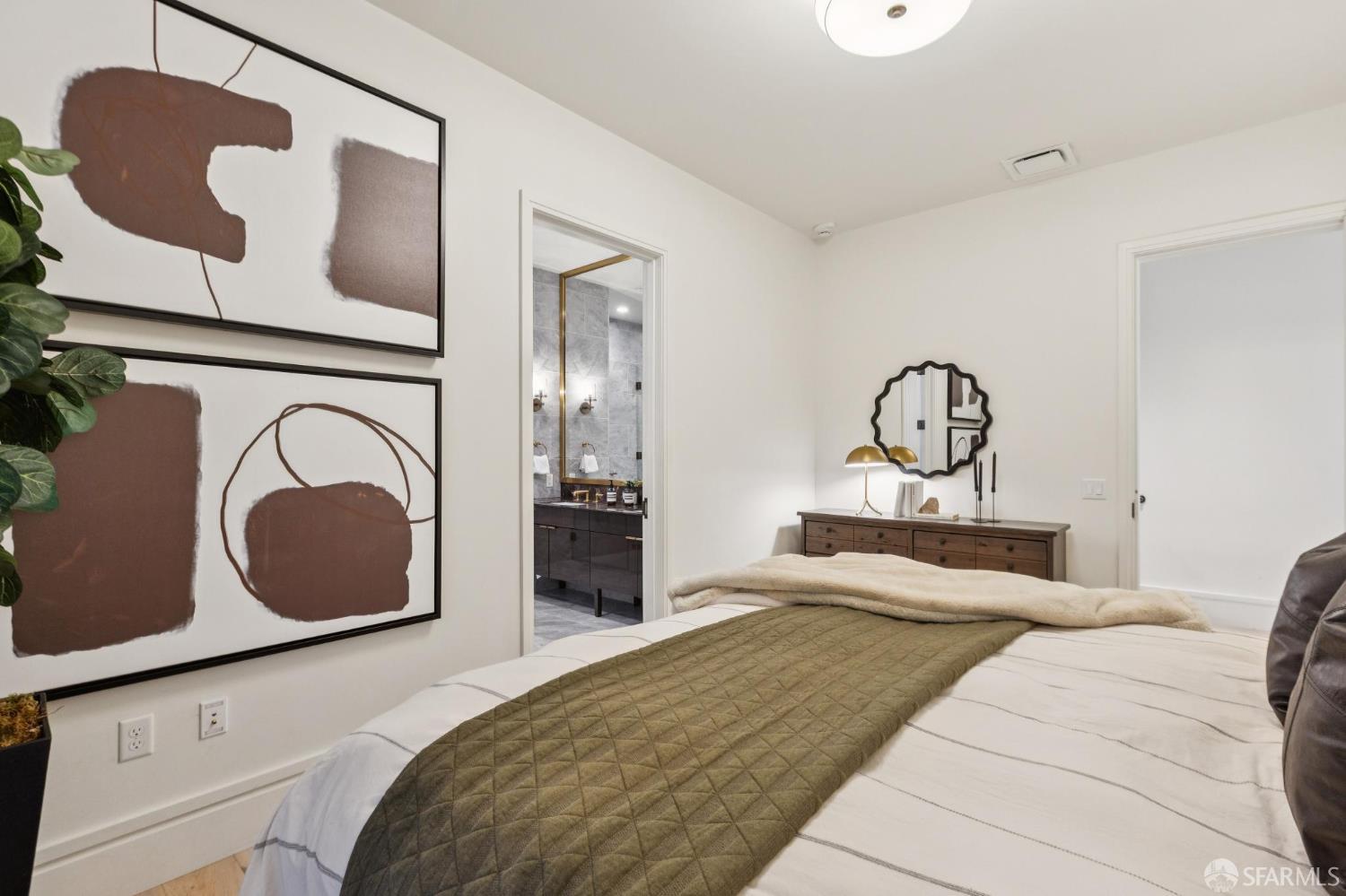 Photo #21: 426104319 Listing: Photo #21