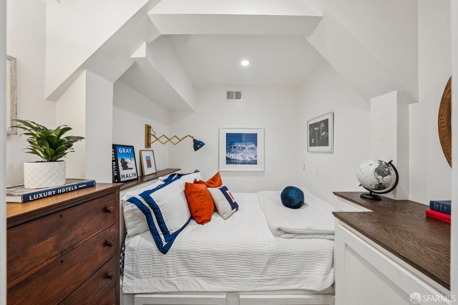 Detail Gallery Image 29 of 40 For 25 Crestmont Dr, San Francisco,  CA 94131 - 4 Beds | 3 Baths