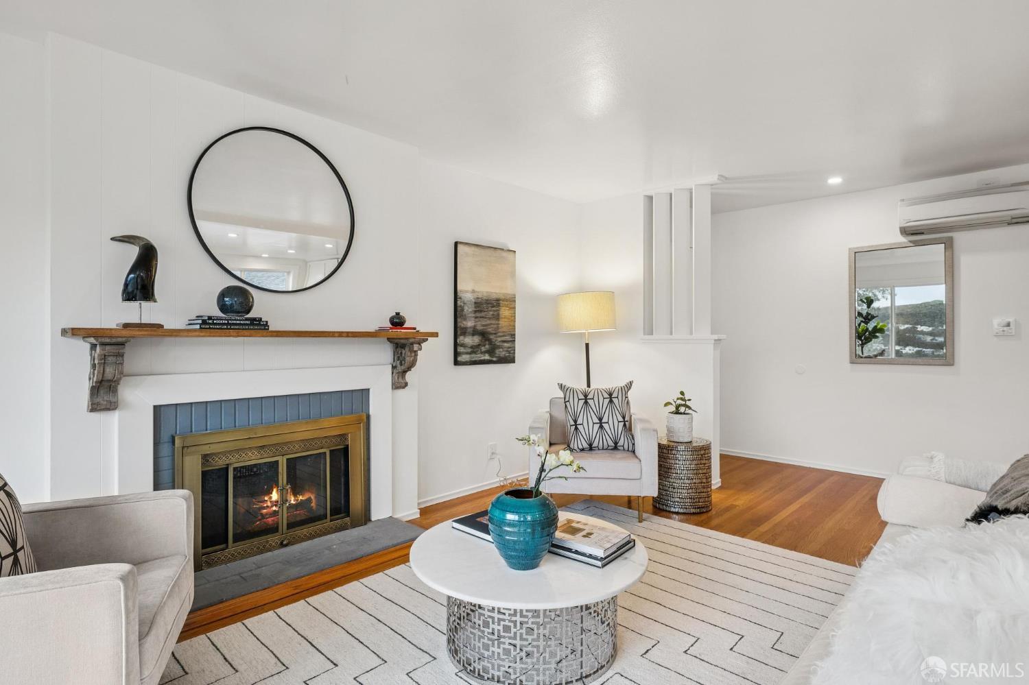 Detail Gallery Image 6 of 40 For 25 Crestmont Dr, San Francisco,  CA 94131 - 4 Beds | 3 Baths