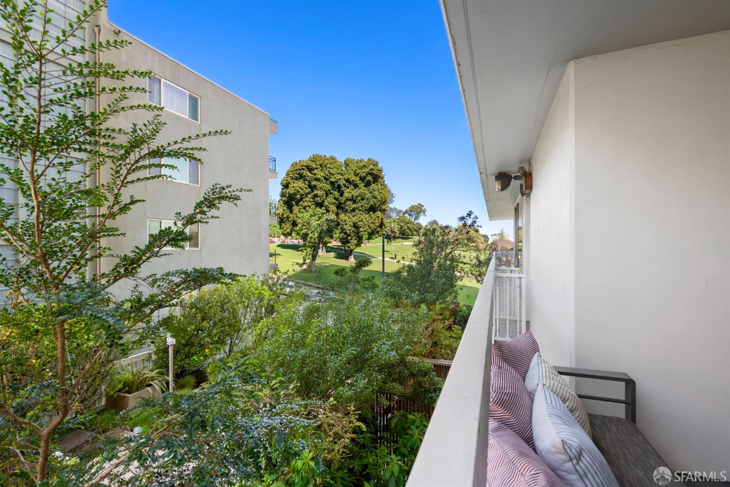 Photo #5: 426117093 Listing: Photo #5