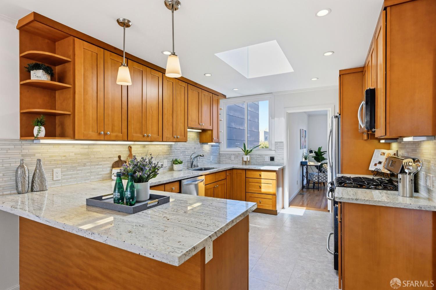 Detail Gallery Image 10 of 46 For 3626 Ulloa St, San Francisco,  CA 94116 - 3 Beds | 1/1 Baths