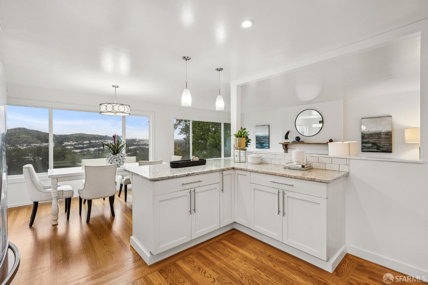 Detail Gallery Image 15 of 40 For 25 Crestmont Dr, San Francisco,  CA 94131 - 4 Beds | 3 Baths