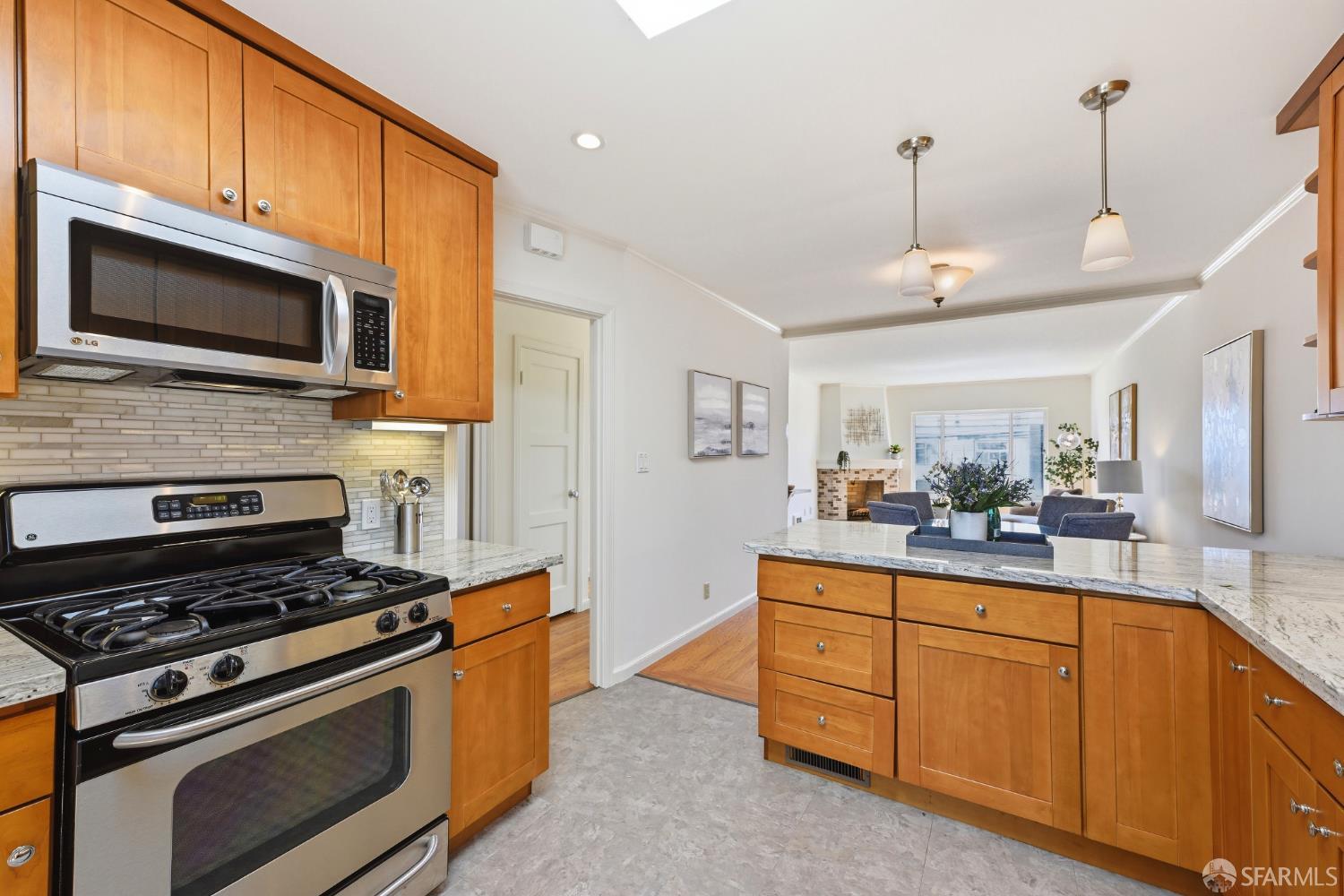 Detail Gallery Image 13 of 46 For 3626 Ulloa St, San Francisco,  CA 94116 - 3 Beds | 1/1 Baths