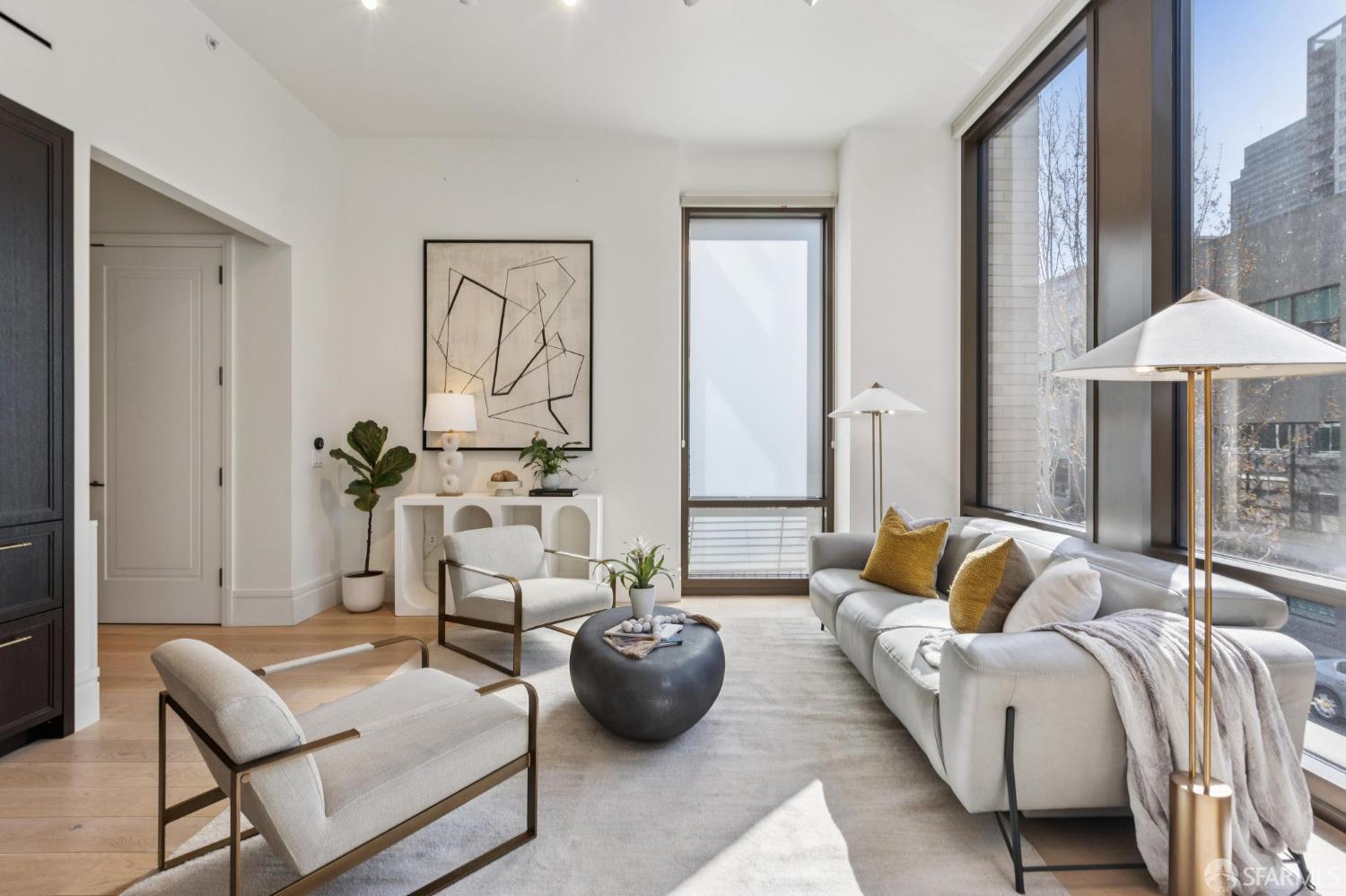 Photo #3: 426104319 Listing: Photo #3