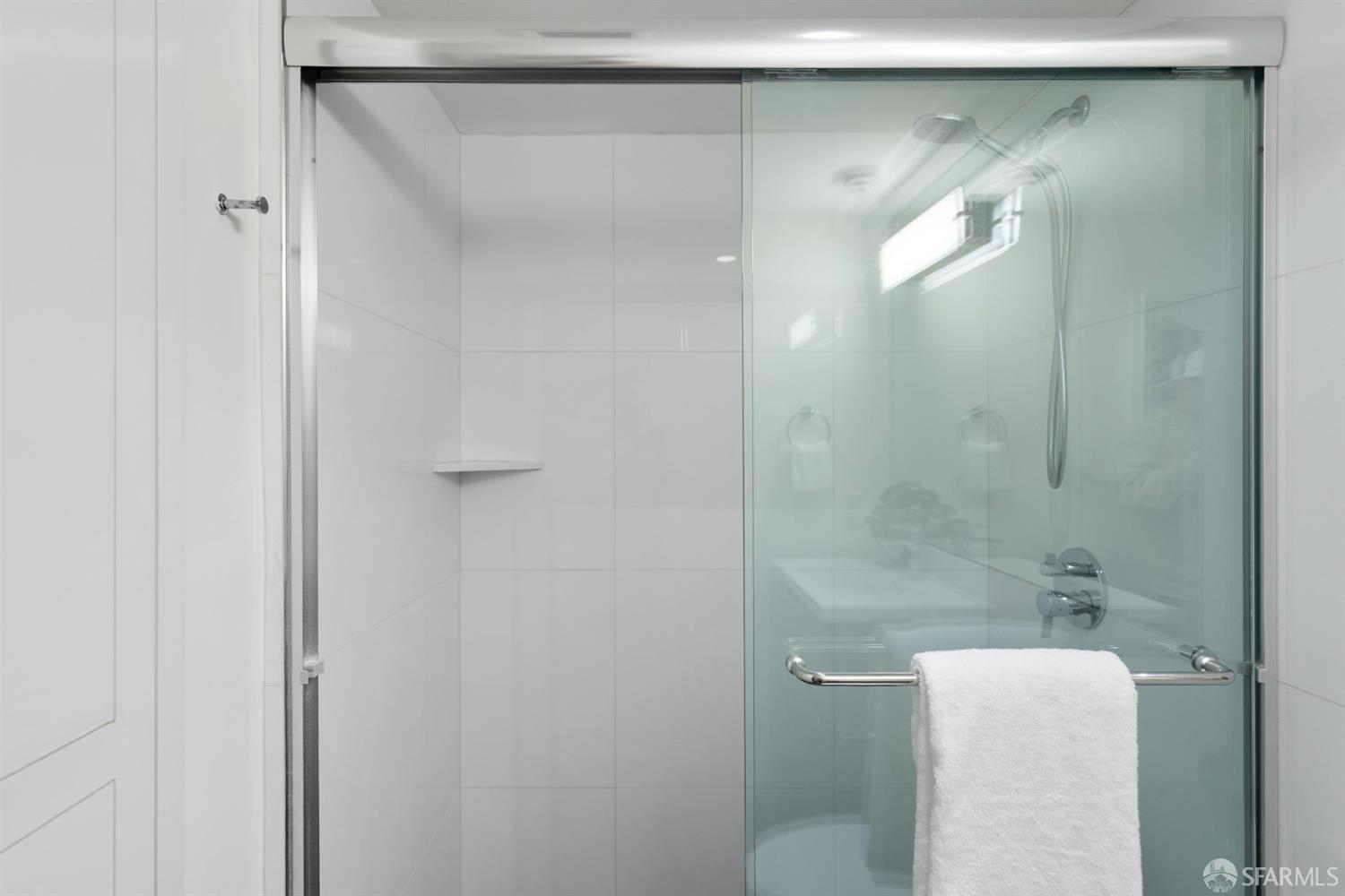 Photo #17: 426117093 Listing: Photo #17