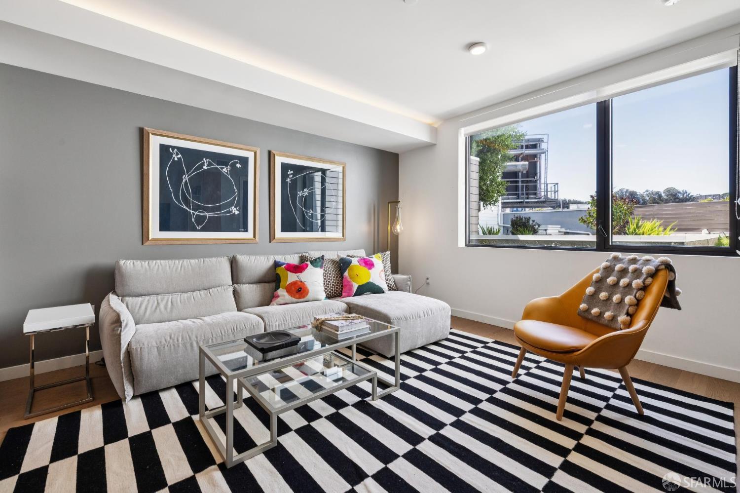 Photo #8: 426116983 Listing: Photo #8