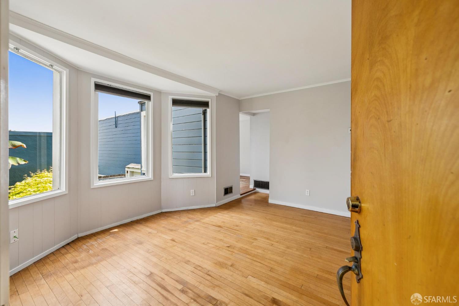 Detail Gallery Image 5 of 32 For 3623 22nd St, San Francisco,  CA 94114 - 2 Beds | 1 Baths