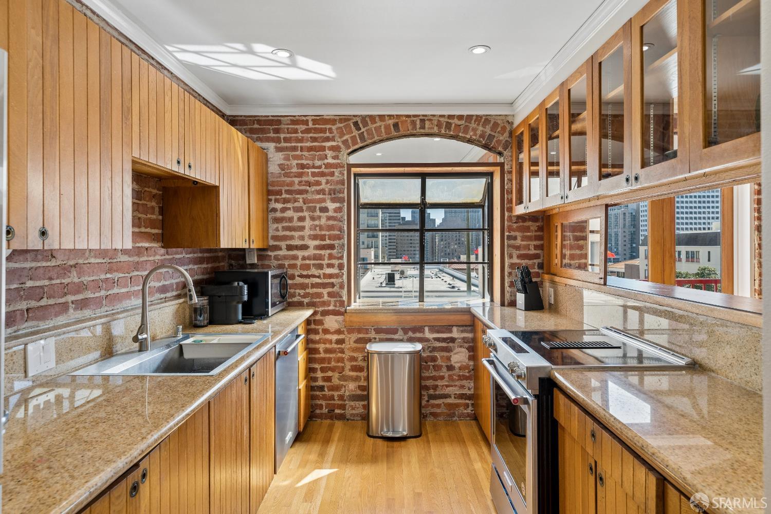 Detail Gallery Image 7 of 21 For 1022 Powell St #2,  San Francisco,  CA 94108 - 2 Beds | 2 Baths