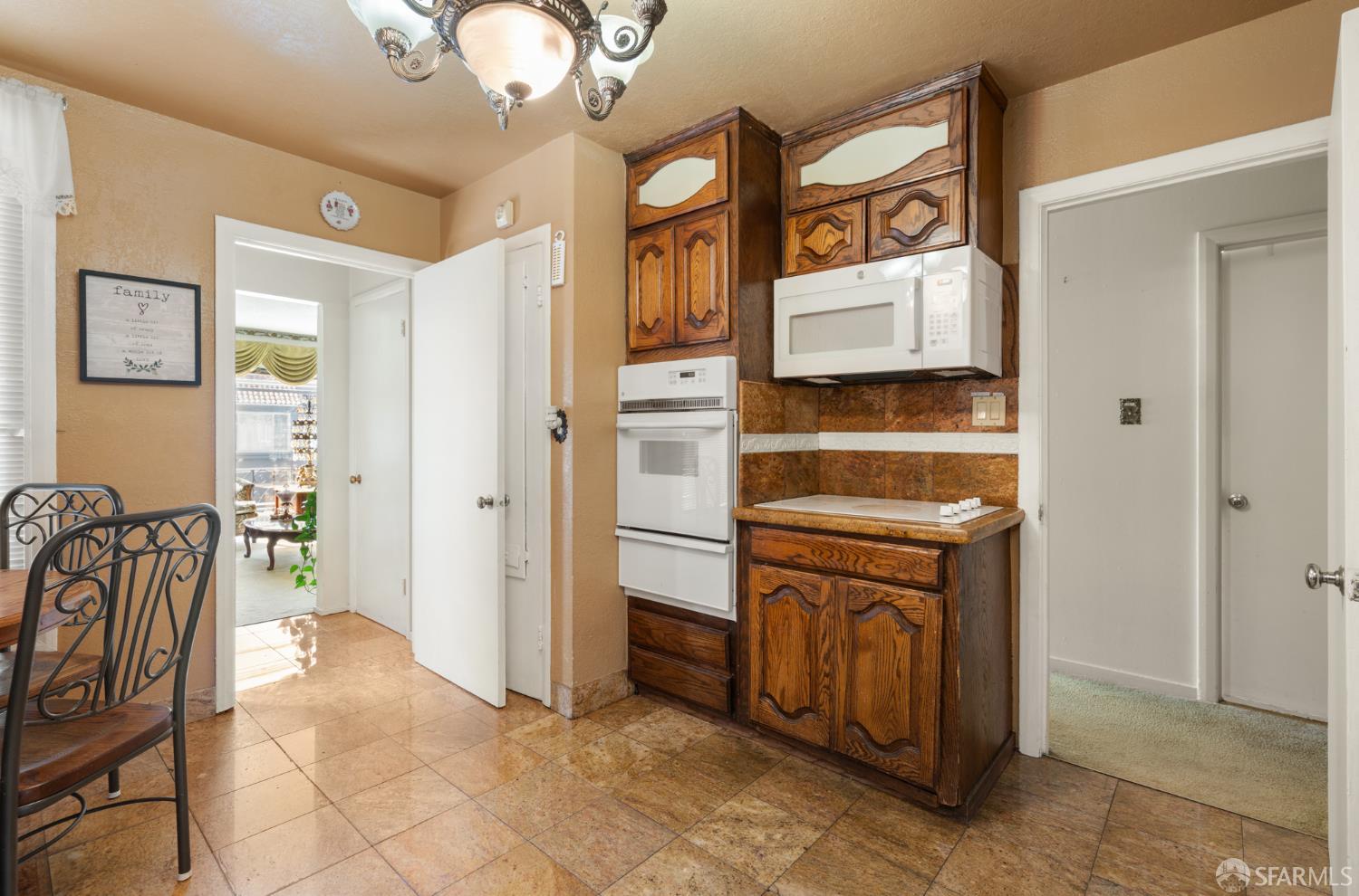 Detail Gallery Image 10 of 28 For 1310 Gilman Ave, San Francisco,  CA 94124 - 4 Beds | 3/1 Baths