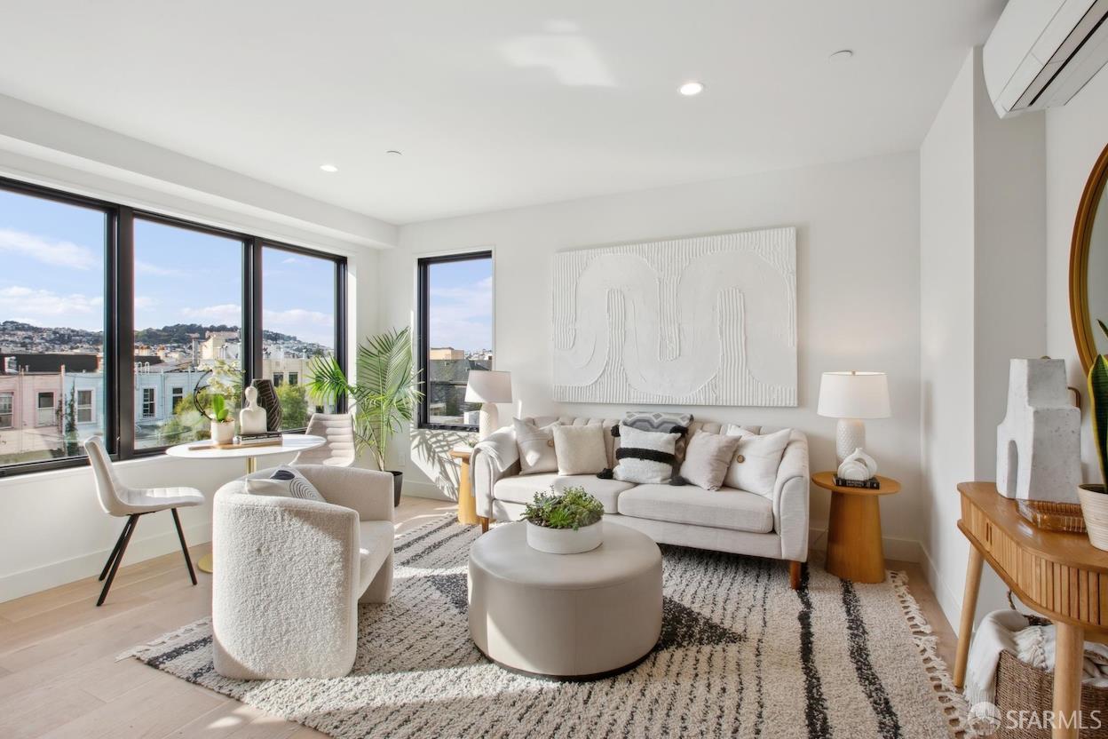 Detail Gallery Image 2 of 26 For 986 S Van Ness Ave #503,  San Francisco,  CA 94110 - 2 Beds | 1 Baths