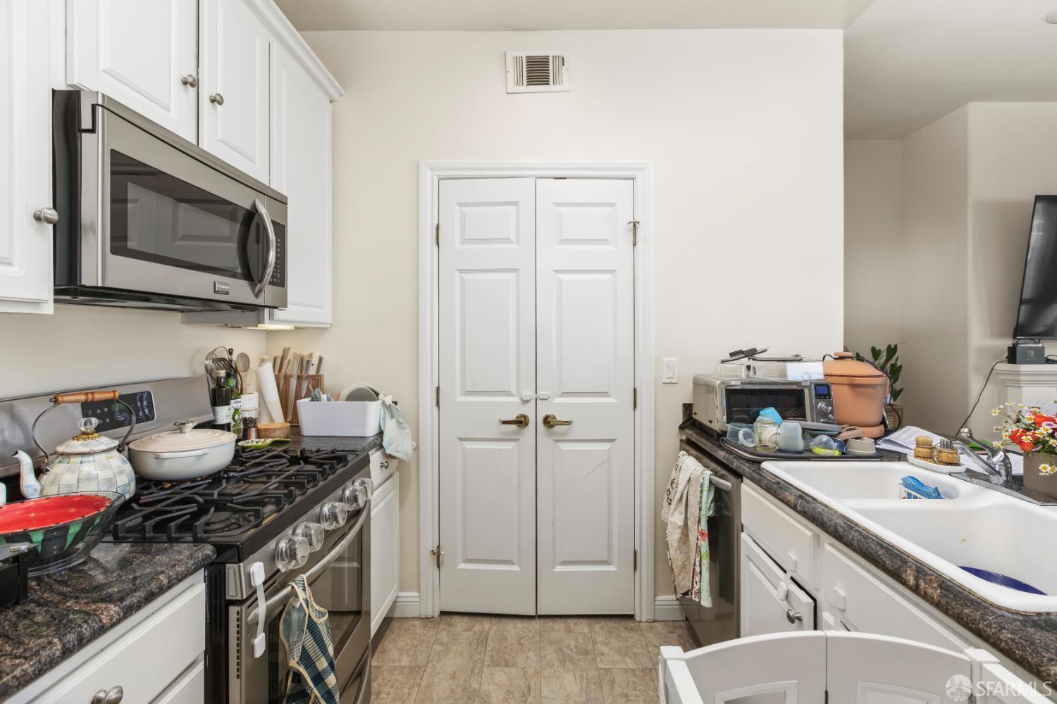 Detail Gallery Image 16 of 41 For 6838 Geary Blvd, San Francisco,  CA 94121 - – Beds | – Baths