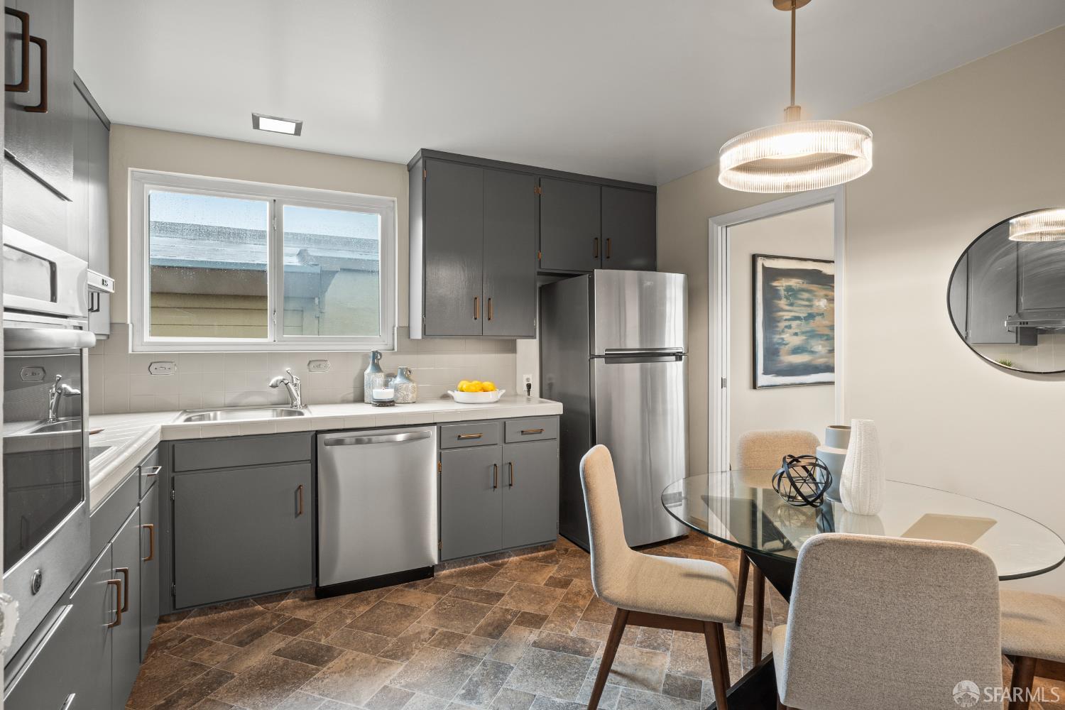 Detail Gallery Image 12 of 33 For 81 Southridge Way, Daly City,  CA 94014 - 3 Beds | 2/1 Baths