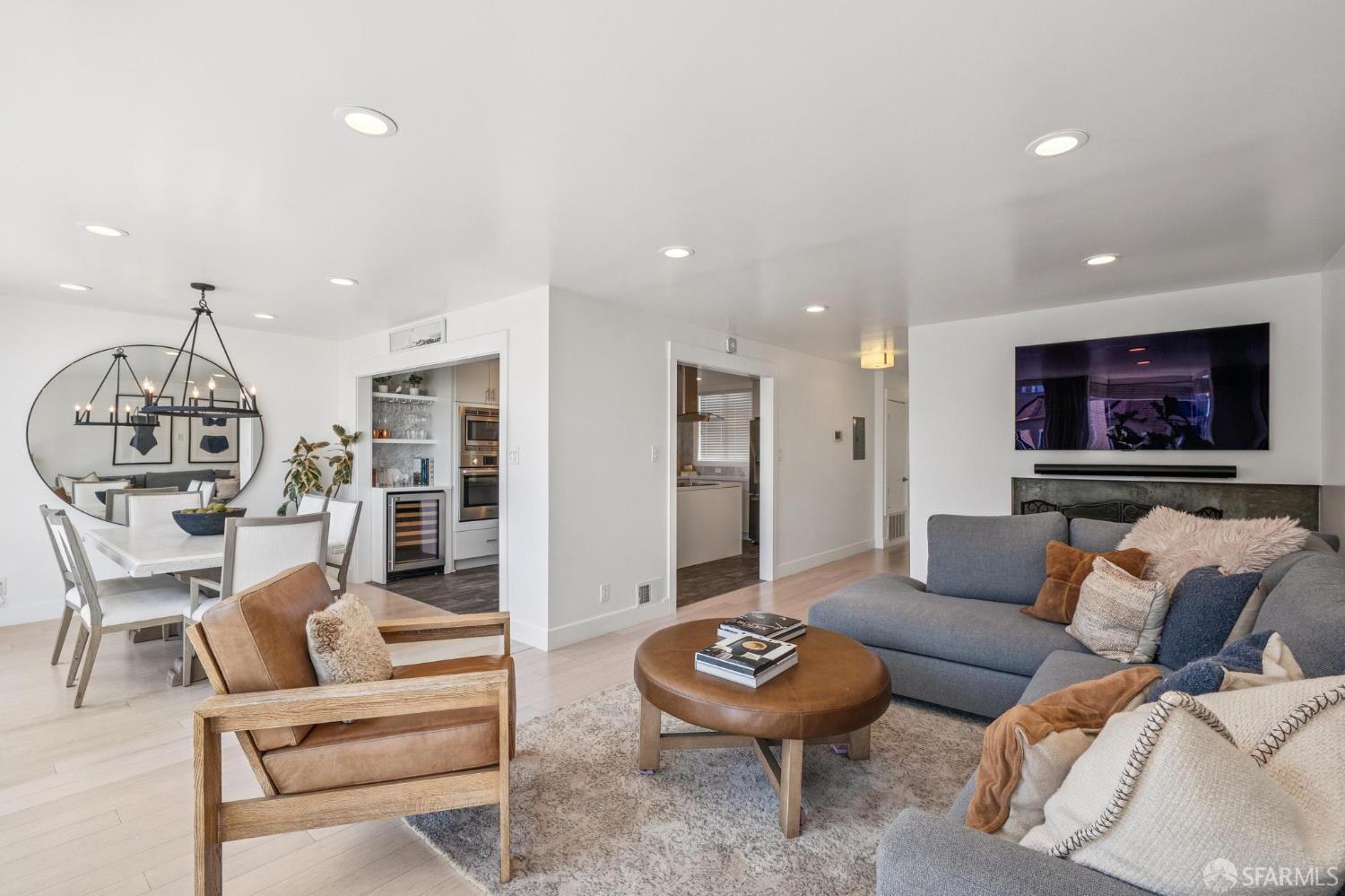 Detail Gallery Image 11 of 39 For 67 Beaumont Ave, San Francisco,  CA 94118 - 3 Beds | 2 Baths