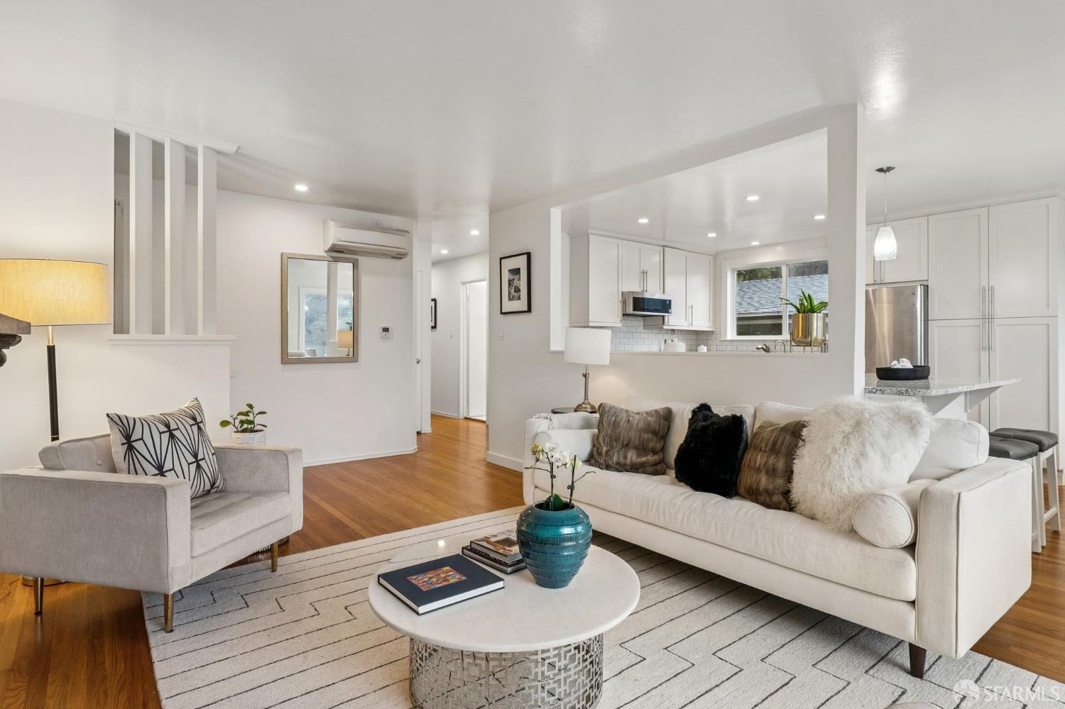 Detail Gallery Image 7 of 40 For 25 Crestmont Dr, San Francisco,  CA 94131 - 4 Beds | 3 Baths