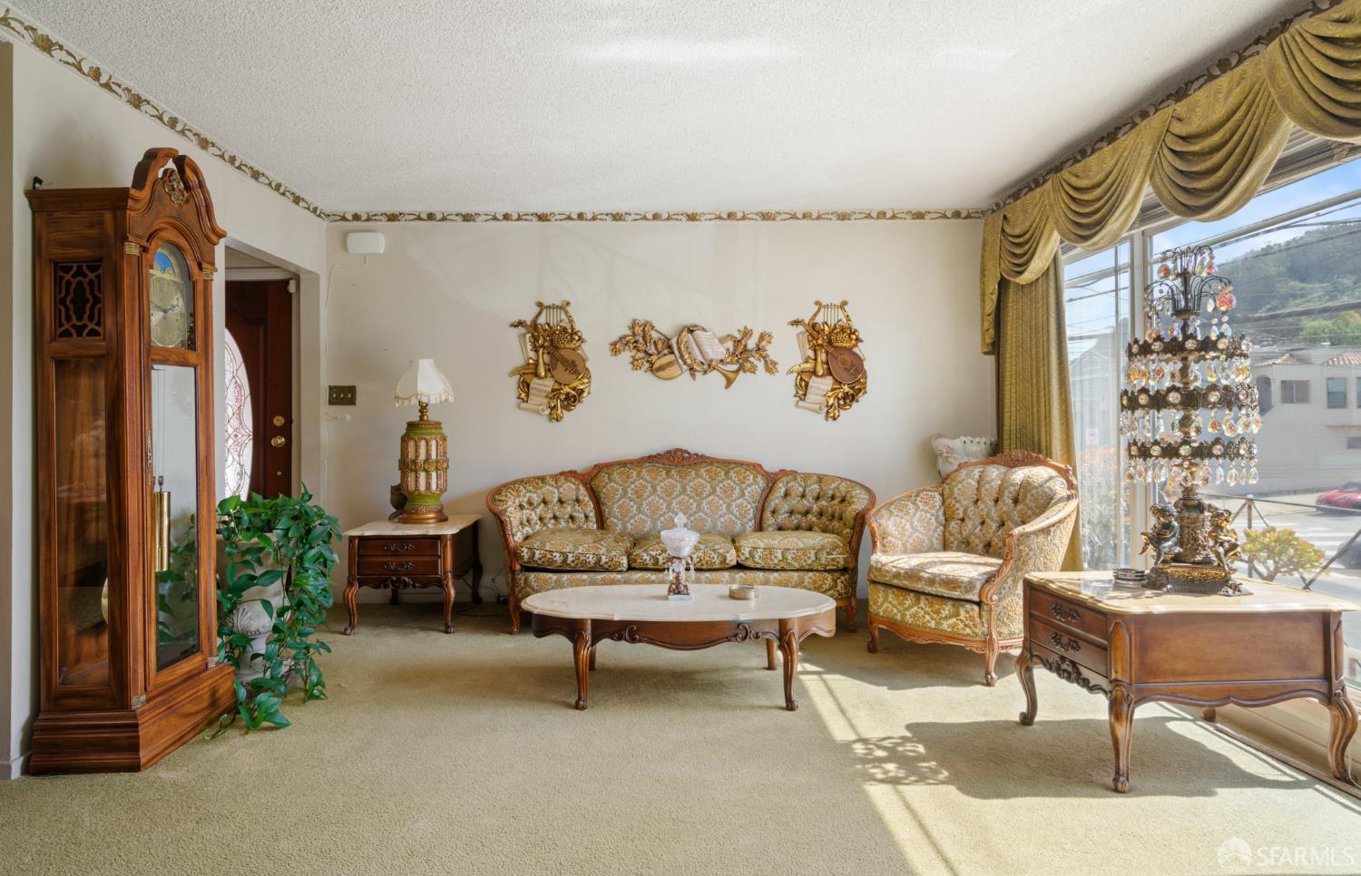 Detail Gallery Image 6 of 28 For 1310 Gilman Ave, San Francisco,  CA 94124 - 4 Beds | 3/1 Baths