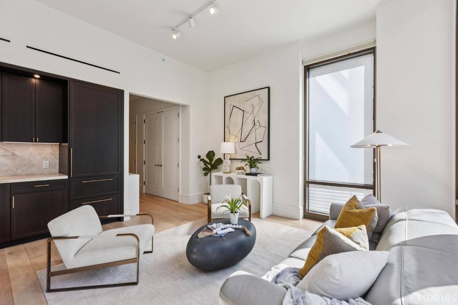 Photo #4: 426104319 Listing: Photo #4