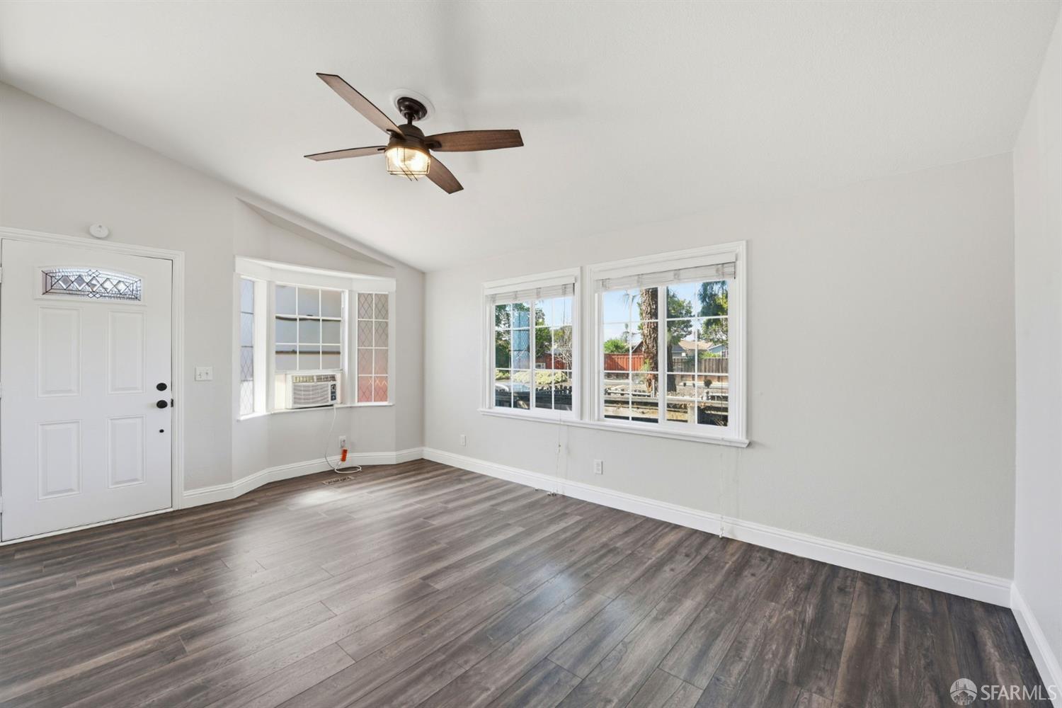 Detail Gallery Image 7 of 42 For 2470 Bourbon Dr, Hayward,  CA 94545 - 3 Beds | 2 Baths