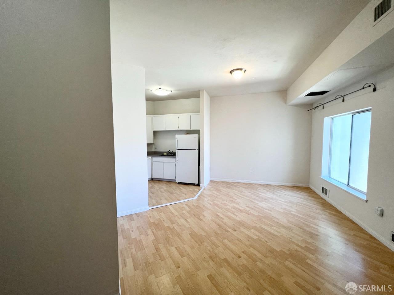 Photo #11: 426118297 Listing: Photo #11