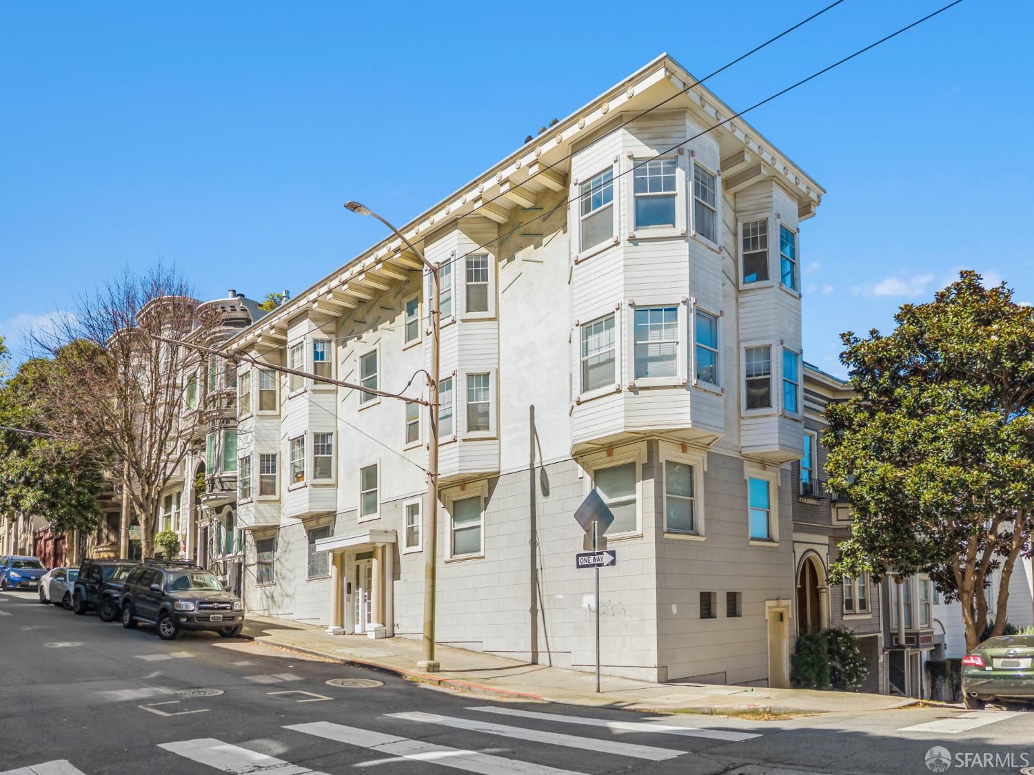 Detail Gallery Image 2 of 11 For 1100 Clay St, San Francisco,  CA 94108 - – Beds | – Baths