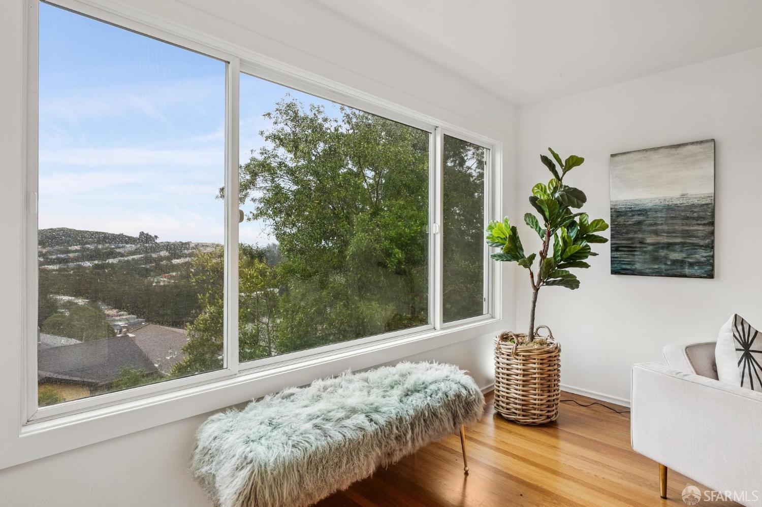 Detail Gallery Image 8 of 40 For 25 Crestmont Dr, San Francisco,  CA 94131 - 4 Beds | 3 Baths