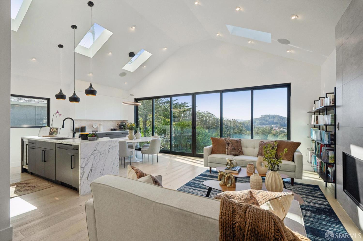 Front Image Thumbnail for SF426118222