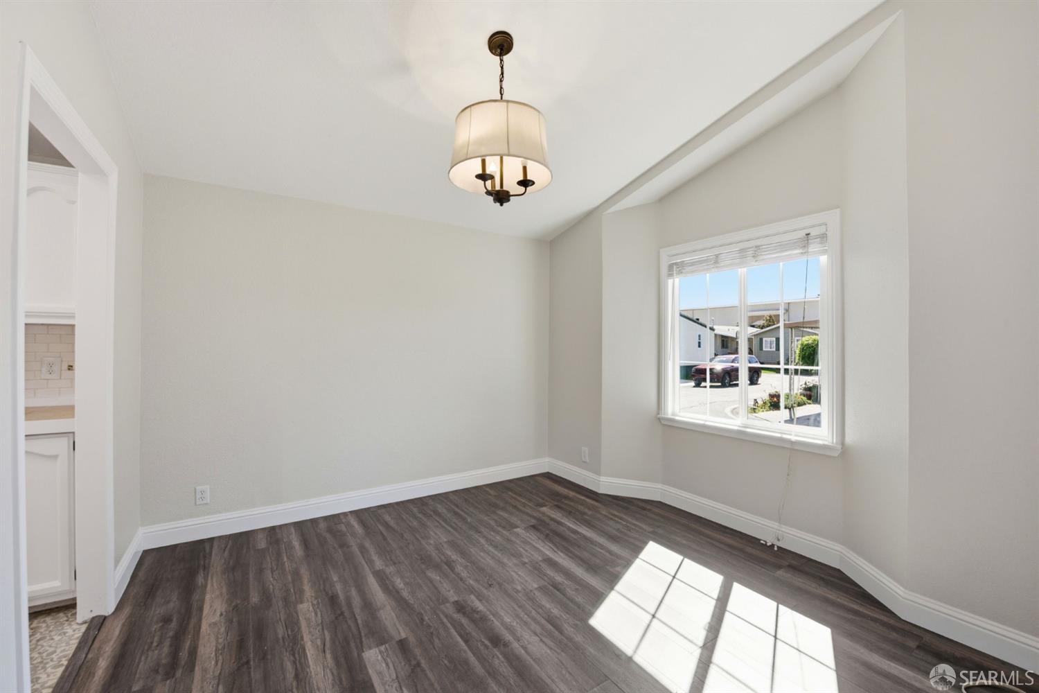 Detail Gallery Image 23 of 42 For 2470 Bourbon Dr, Hayward,  CA 94545 - 3 Beds | 2 Baths