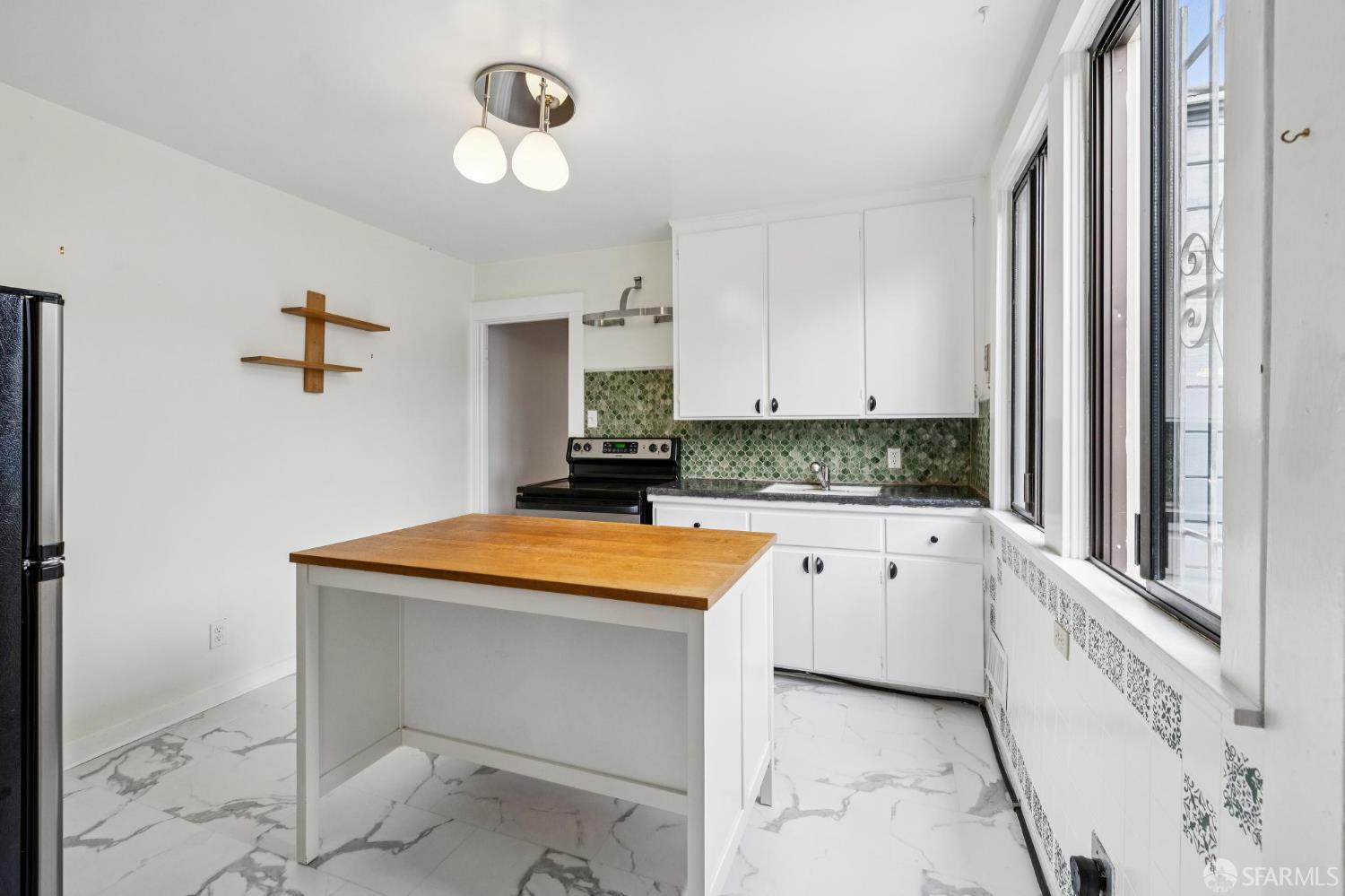 Detail Gallery Image 14 of 32 For 3623 22nd St, San Francisco,  CA 94114 - 2 Beds | 1 Baths