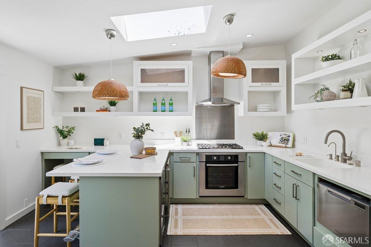 Detail Gallery Image 10 of 52 For 442 Collingwood St a,  San Francisco,  CA 94114 - 2 Beds | 1 Baths