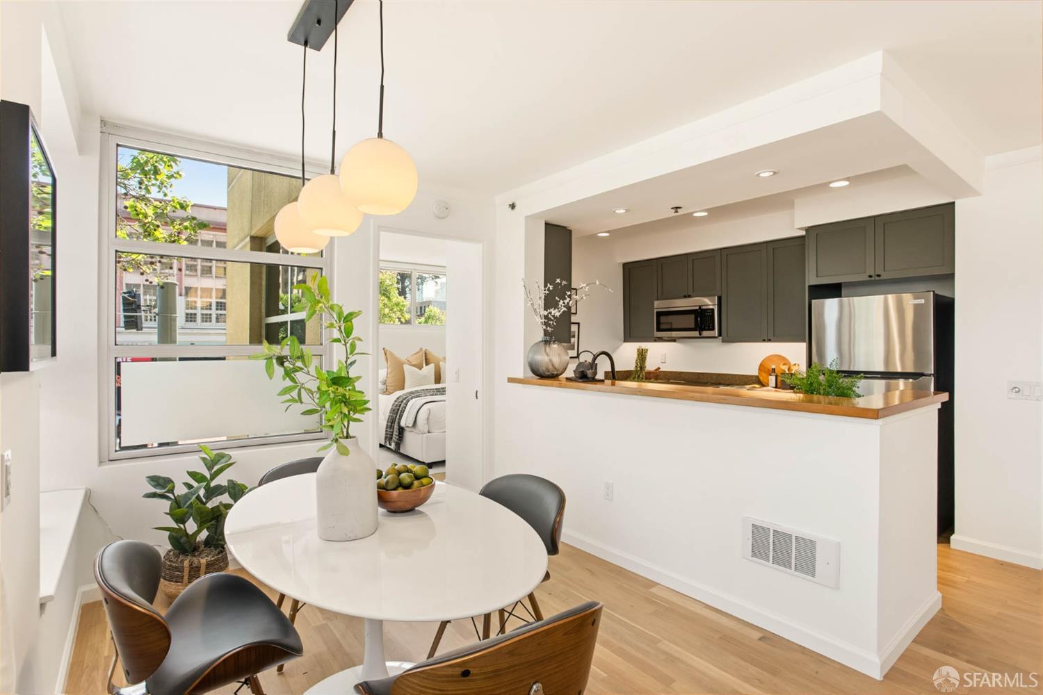 Detail Gallery Image 3 of 21 For 1701 Jackson St #103,  San Francisco,  CA 94109 - 2 Beds | 1 Baths