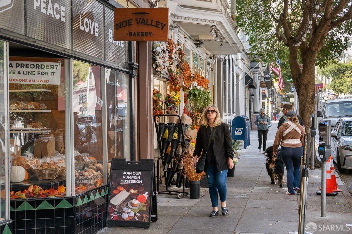 Detail Gallery Image 48 of 52 For 442 Collingwood St a,  San Francisco,  CA 94114 - 2 Beds | 1 Baths