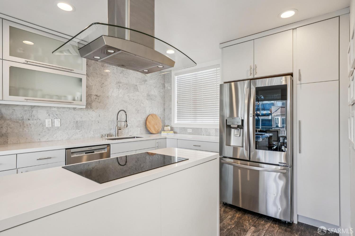 Detail Gallery Image 7 of 39 For 67 Beaumont Ave, San Francisco,  CA 94118 - 3 Beds | 2 Baths