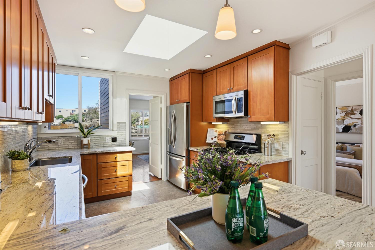 Detail Gallery Image 11 of 46 For 3626 Ulloa St, San Francisco,  CA 94116 - 3 Beds | 1/1 Baths