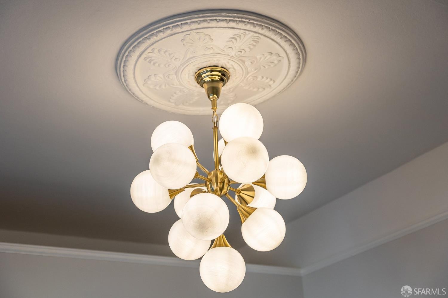 Detail Gallery Image 11 of 42 For 262 Henry St, San Francisco,  CA 94114 - 2 Beds | 1 Baths