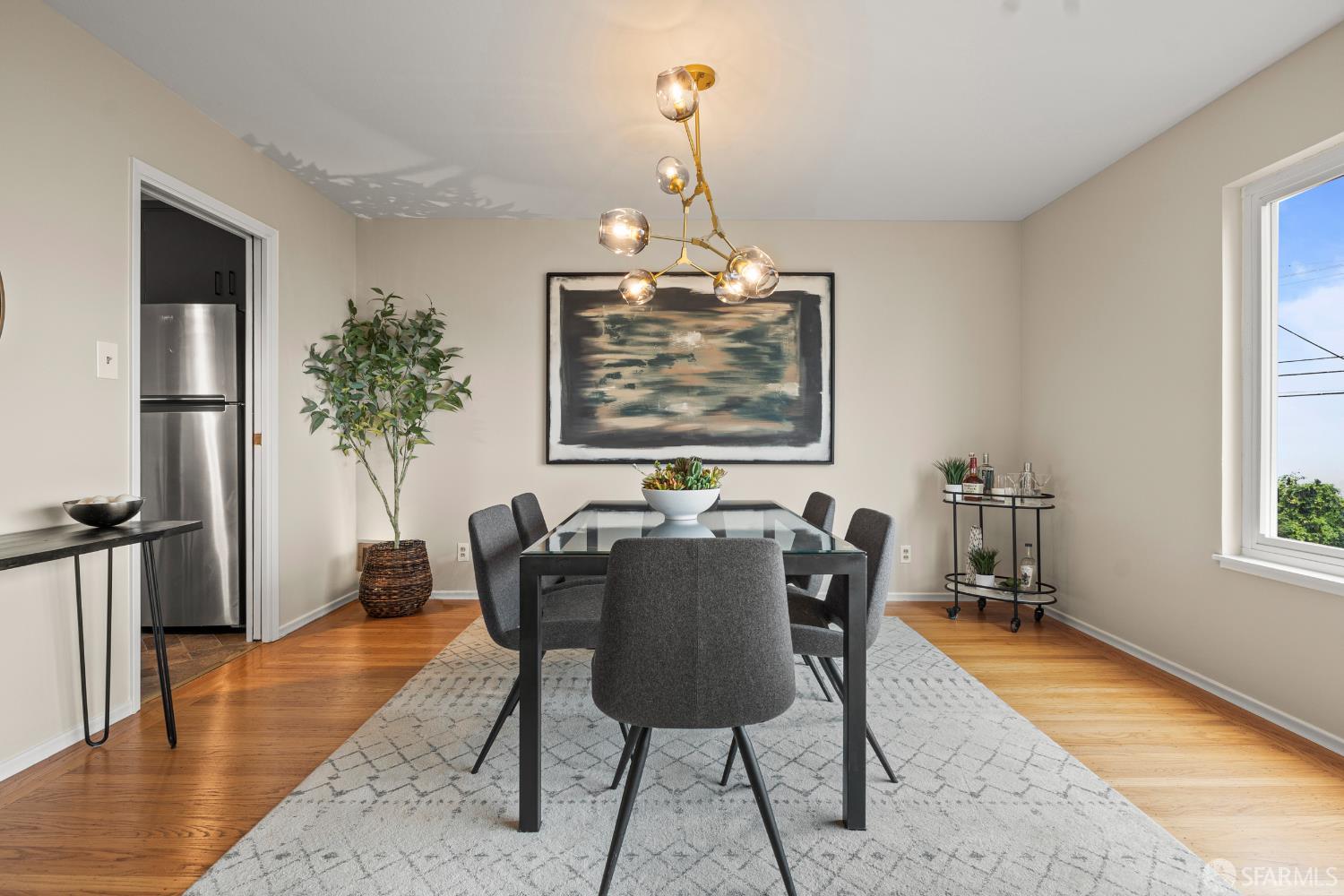 Detail Gallery Image 9 of 33 For 81 Southridge Way, Daly City,  CA 94014 - 3 Beds | 2/1 Baths